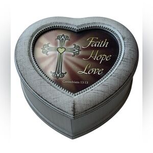 CARSON Heart-Shaped Faith Hope Love Music  Box Plays “Amazing Grace” Holds Photo